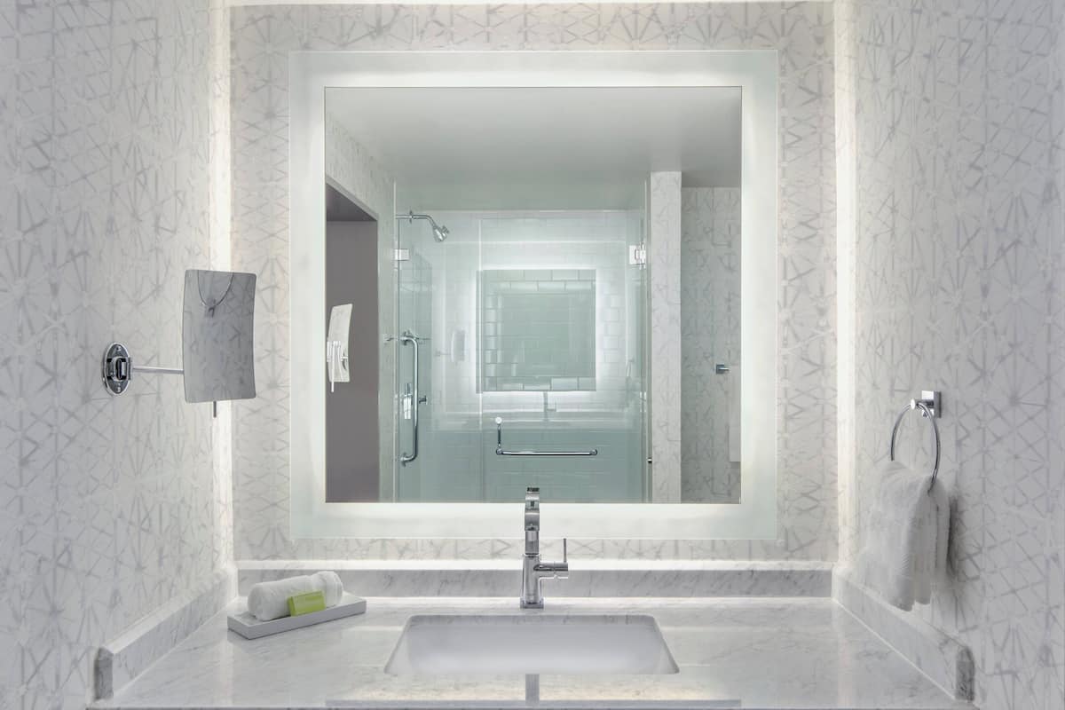 Kostenlose Toilettenartikel, Haartrockner, HandtĂŒcher, Seife