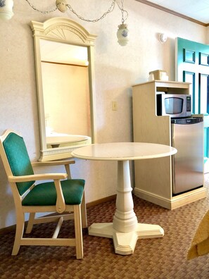 Standard 2 Queen | Room amenity