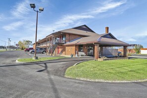 Exterior - Bridgeview Inn (Bridgeview)