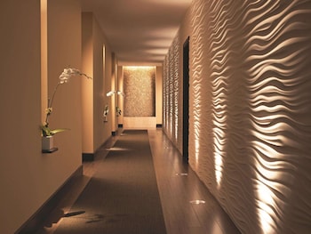 Couples treatment rooms, steam room, body treatments, hydrotherapy at The Seagate
