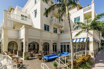 2 restaurants, breakfast served at The Seagate