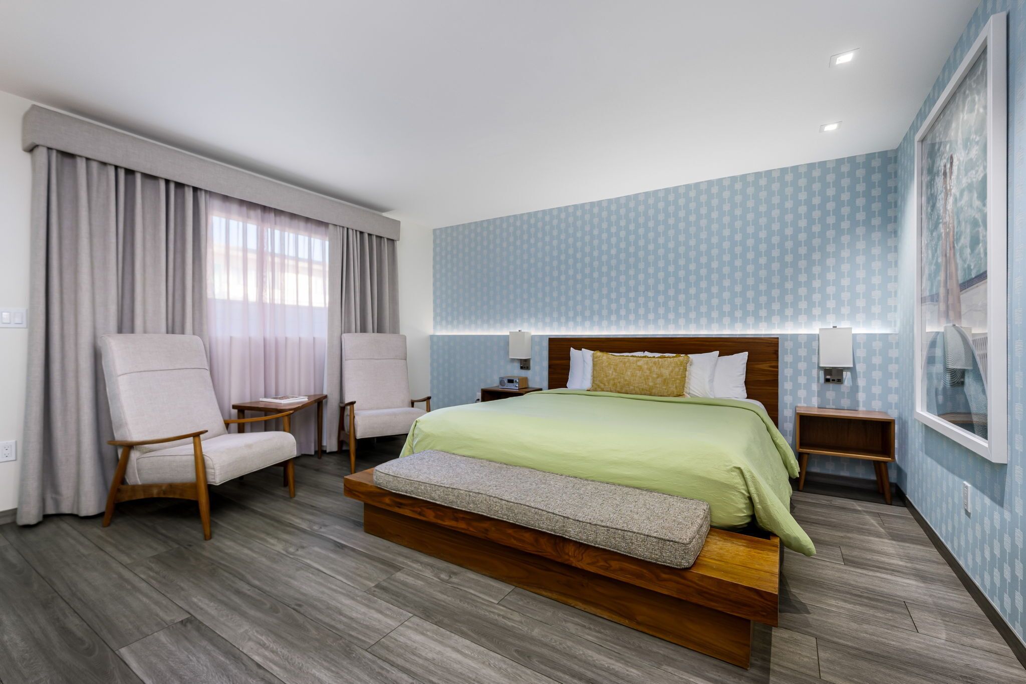 deluxe single king | premium bedding, pillow-top beds, in-room safe, desk