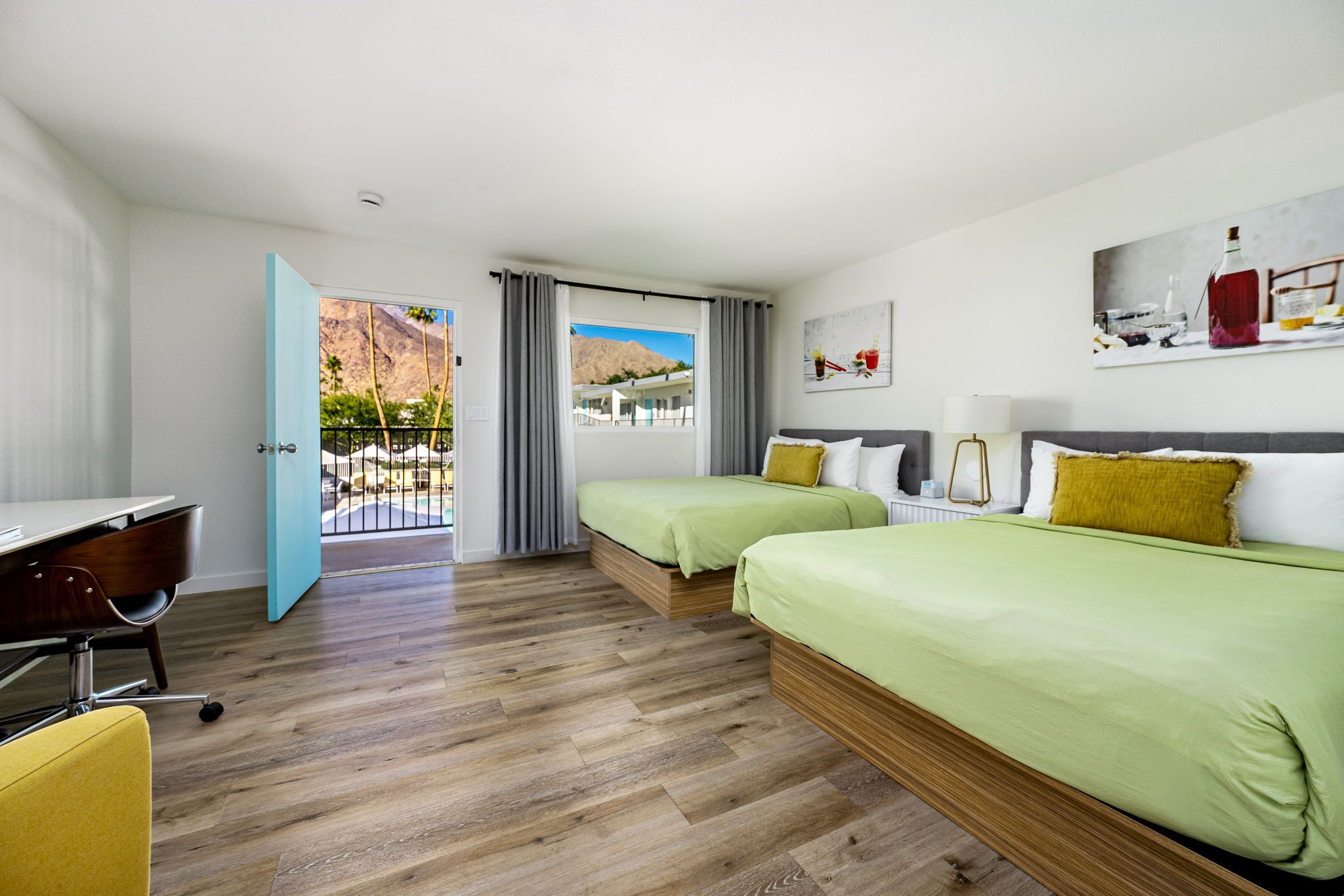 vintage modern single king | premium bedding, pillow-top beds, in-room safe, desk