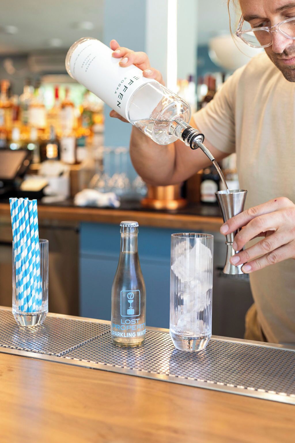 breakfast, lunch, dinner served; american cuisine, al fresco dining