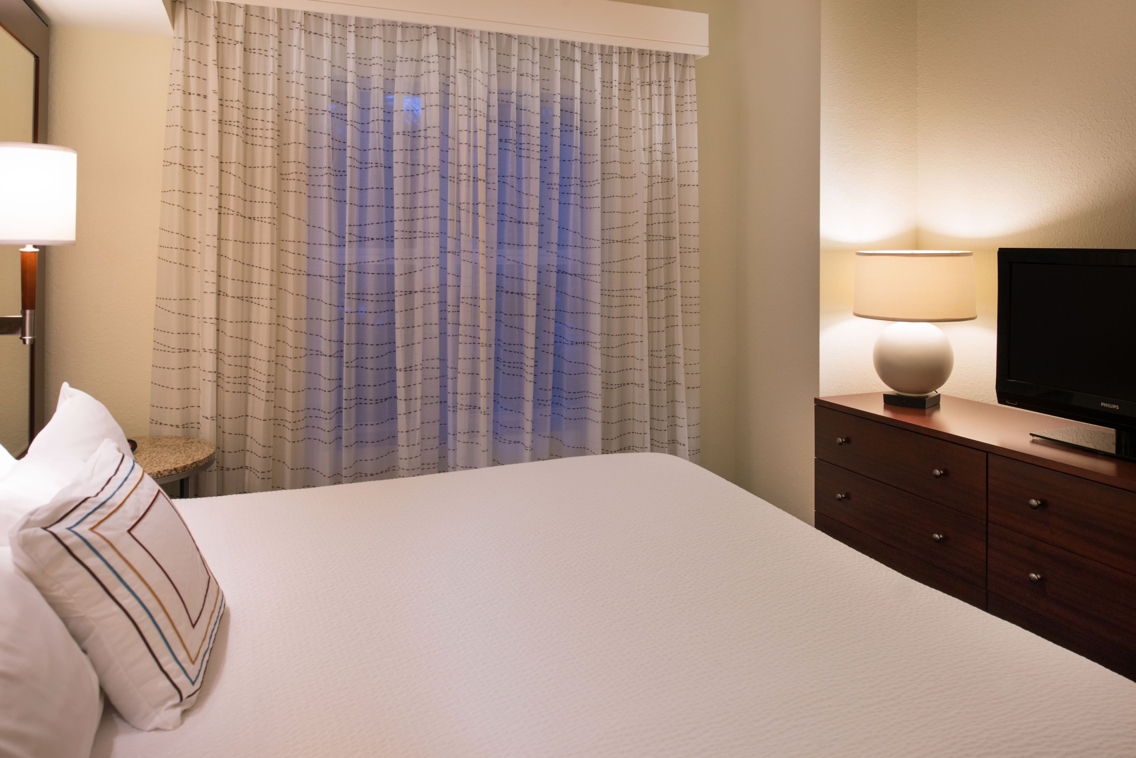 suite, 1 bedroom | in-room safe, desk, iron/ironing board, free cots/infant beds