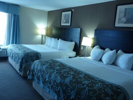 Escritorio y espacio para trabajar con un portátil