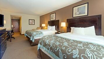 防过敏的被褥、办公桌、笔记本电脑工作区、熨斗/熨衣板