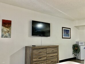 Standard Room | Desk, free WiFi, bed sheets