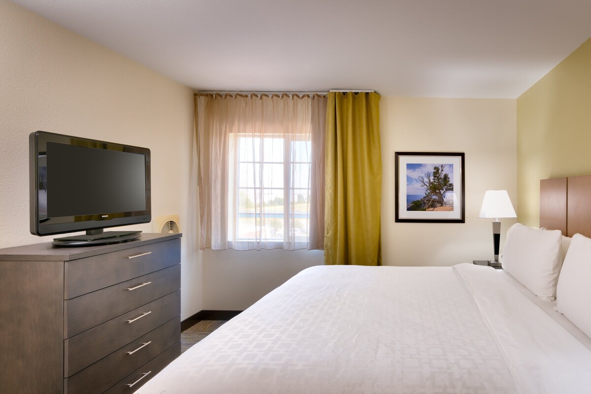 Suite, 1 Bedroom | Down duvets, in-room safe, desk, laptop workspace