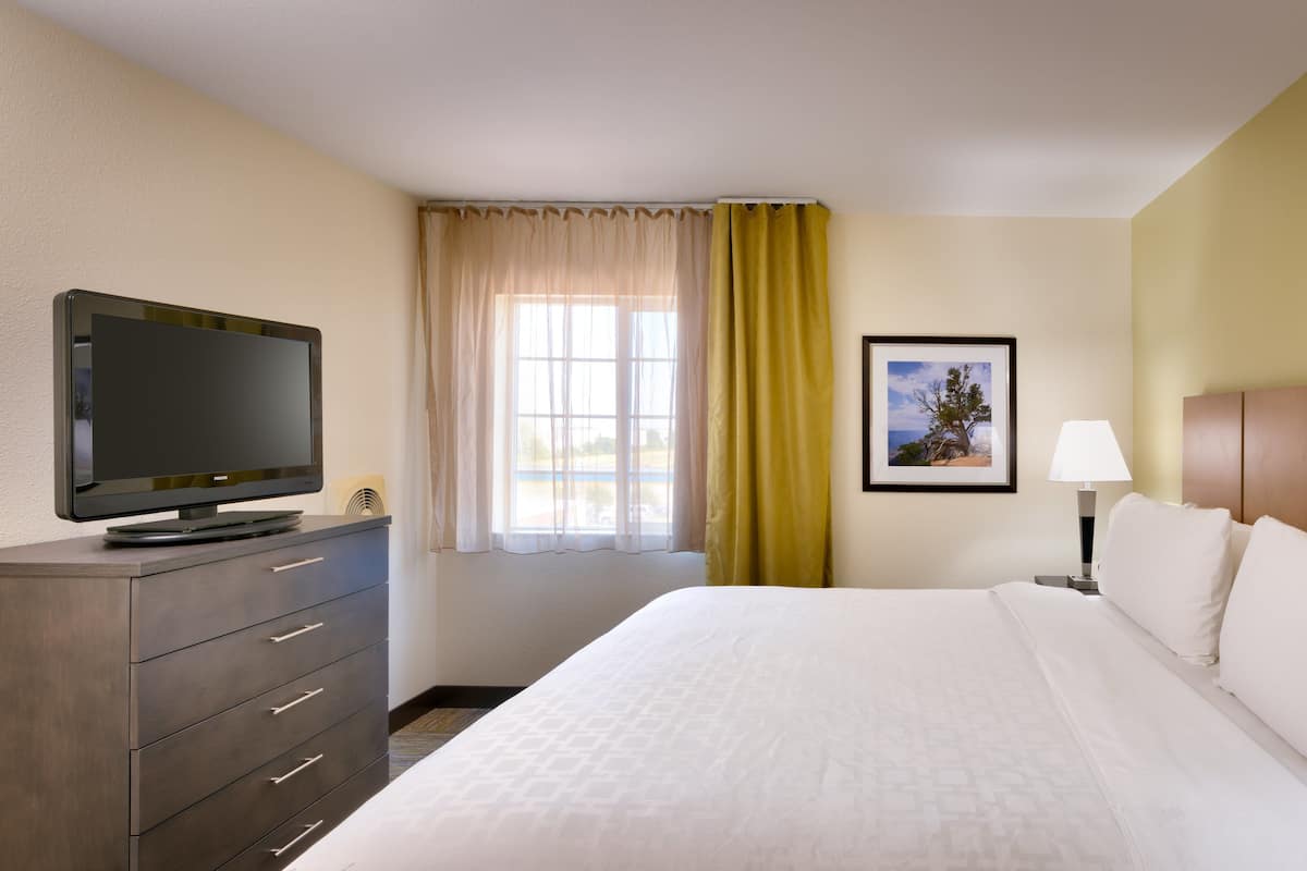 Suite, 1 Bedroom | 1 bedroom, down comforters, in-room safe, individually decorated