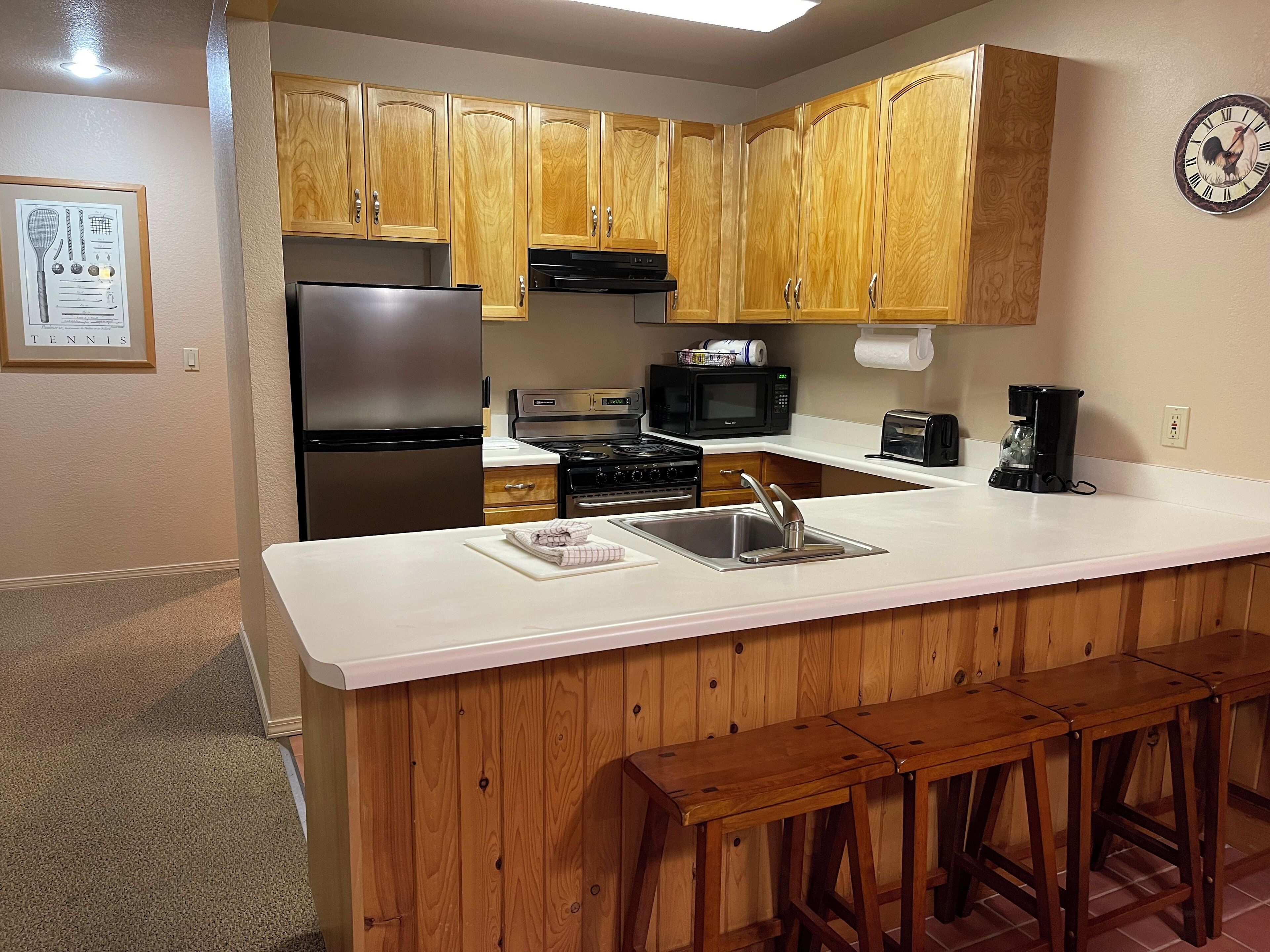 standard room, 1 king bed with sofa bed (standard room king bed with sofa bed) | private kitchen | fridge, microwave, coffee/tea maker