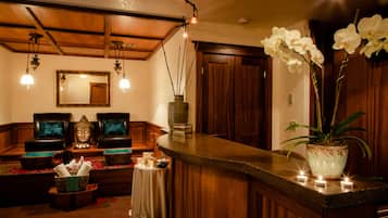 Couples treatment rooms, body treatments, aromatherapy