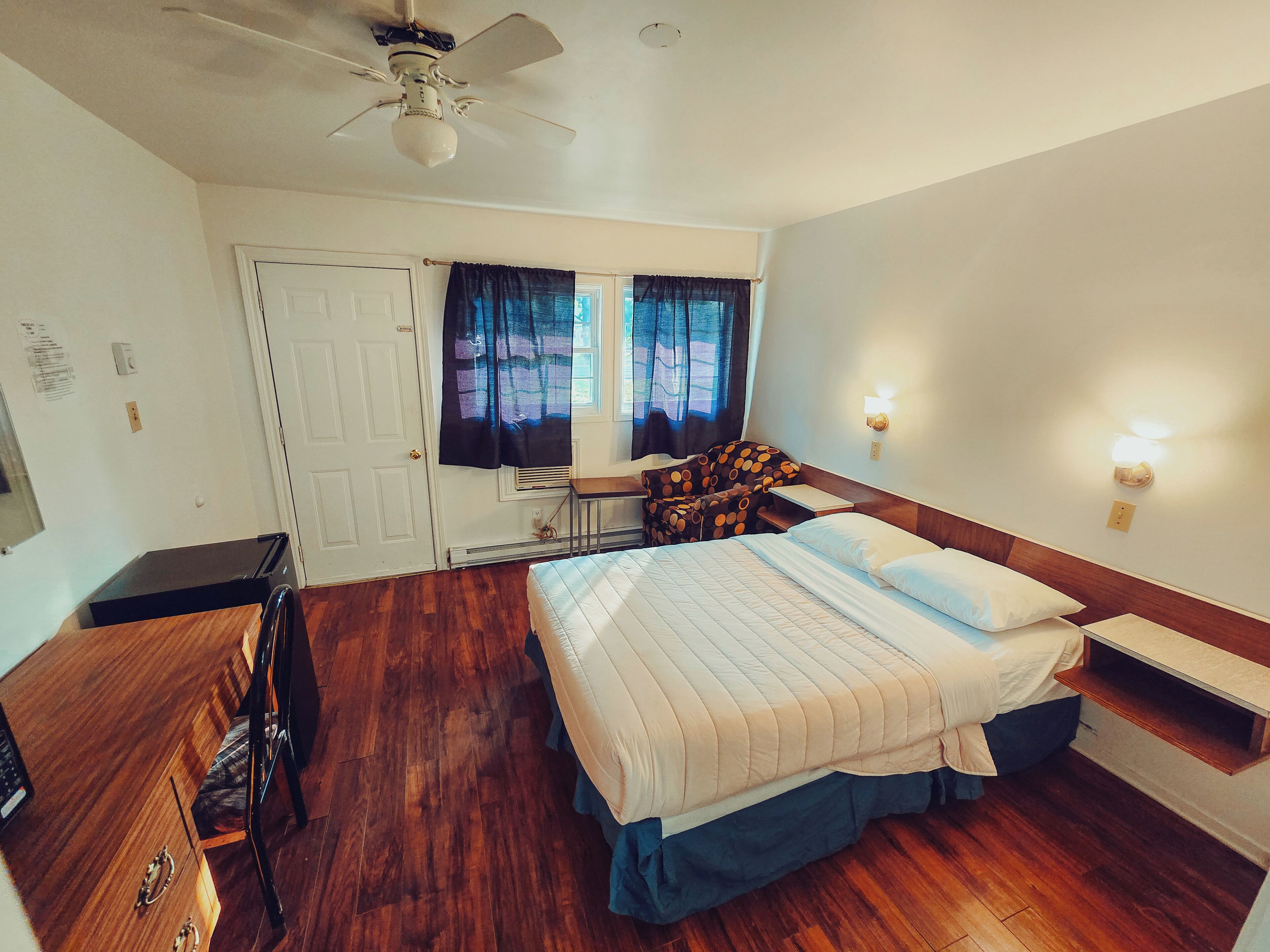 标准房, 1 张双人床 | 办公桌、WiFi、床单