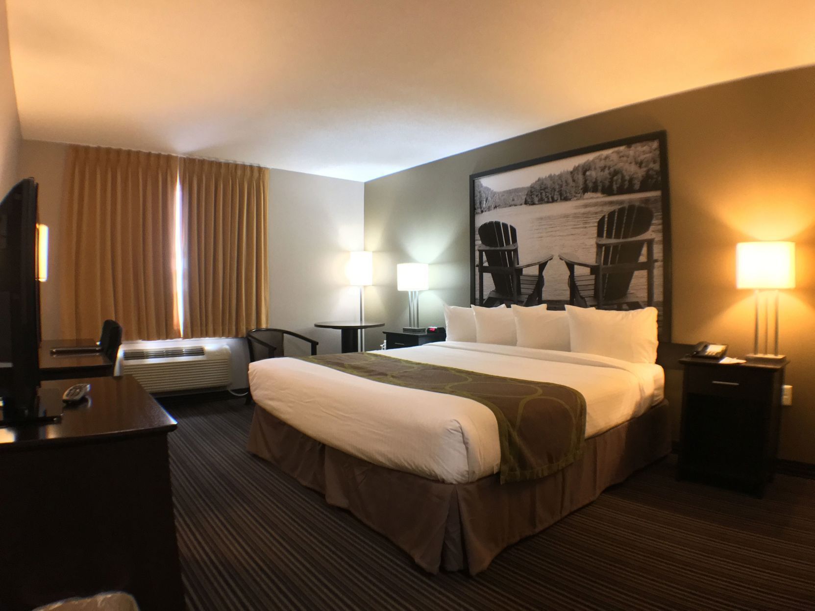 Colchones con pillow-top, escritorio y espacio para trabajar con laptop 