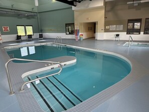 Indoor pool - Super 8 by Wyndham Kapuskasing (Kapuskasing)