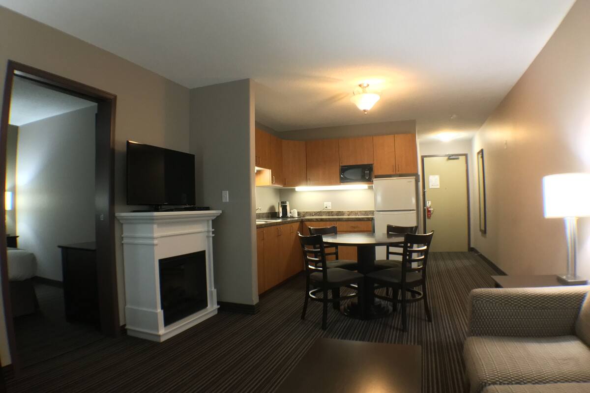 suite, 1 king bed executive suite | pillow-top beds, desk, laptop workspace, blackout curtains