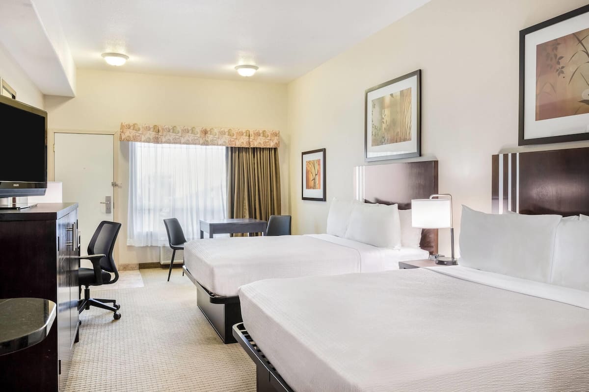 Desk, iron/ironing board, rollaway beds, free WiFi