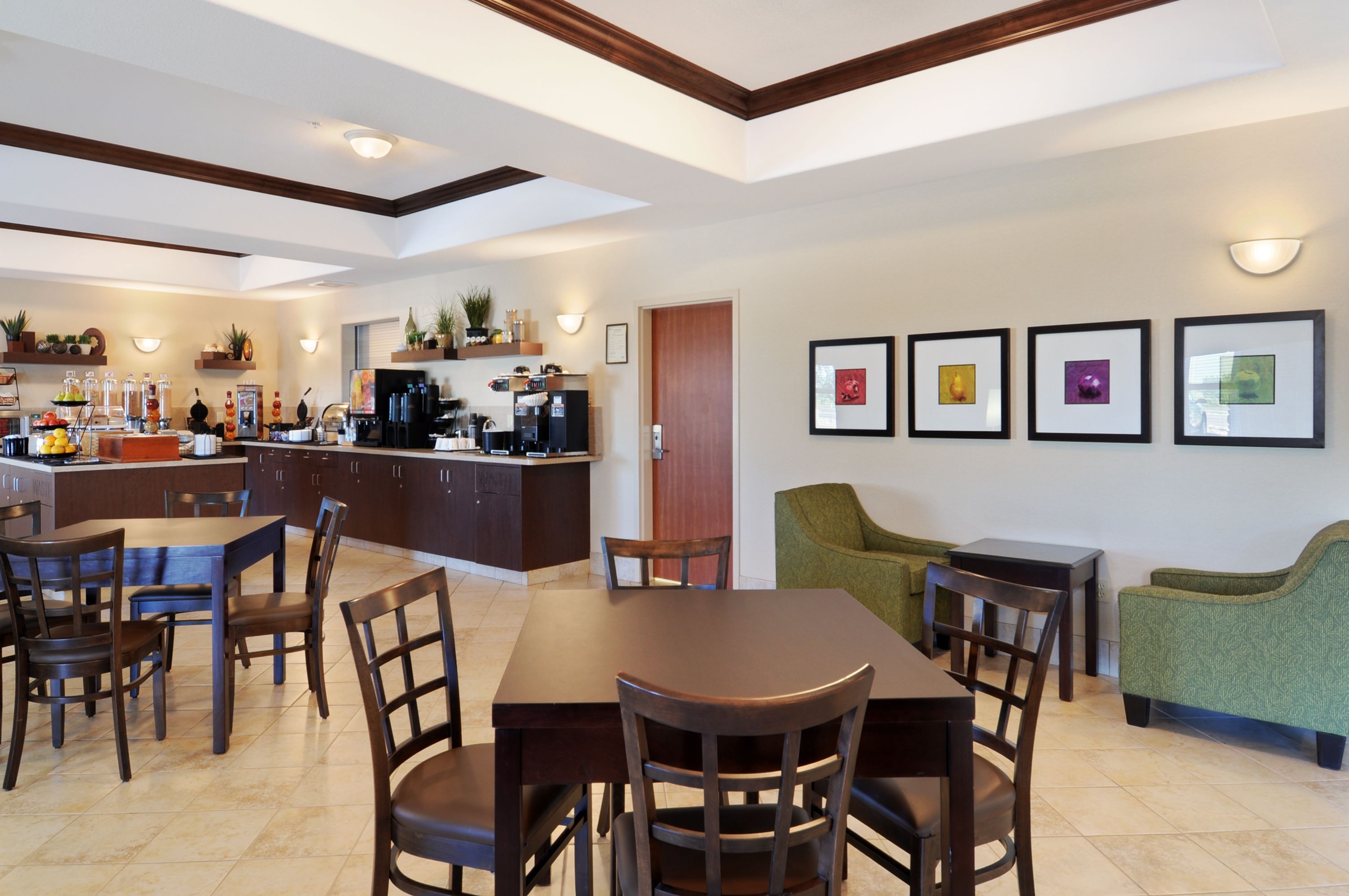 free daily continental breakfast