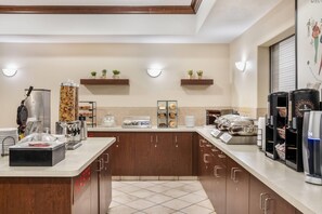 Free daily continental breakfast 