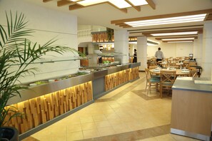 Daily buffet breakfast for a fee