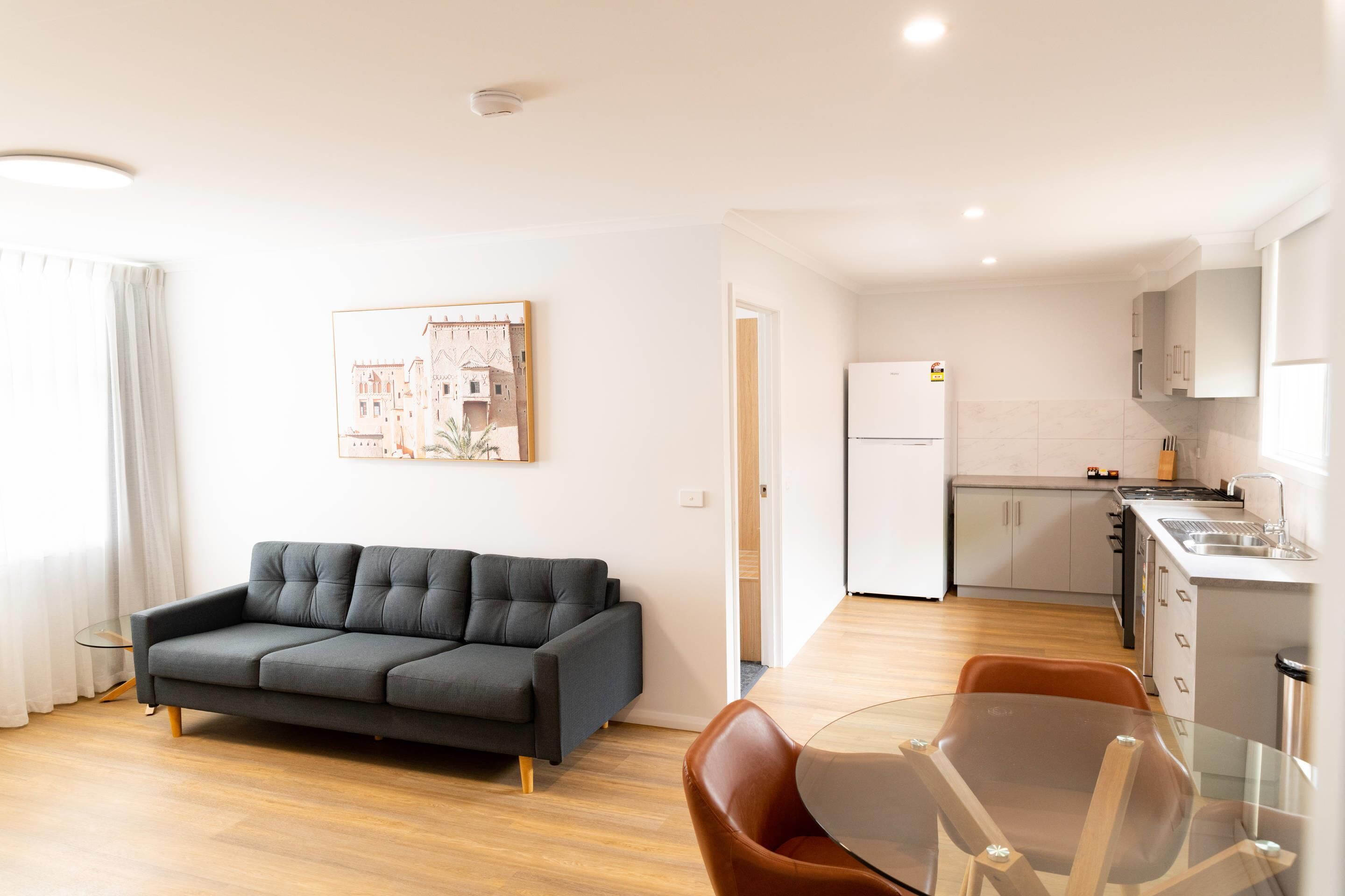 Apartment, 2 Schlafzimmer | Bügeleisen/Bügelbrett, Babybetten, Zustellbetten, kostenloses WLAN