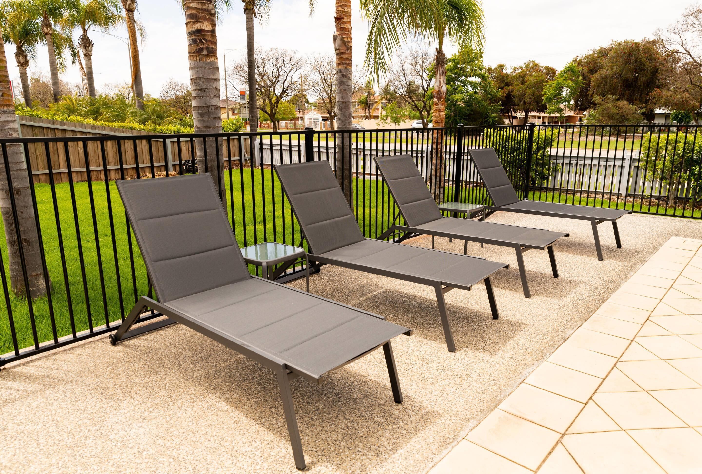 2 piscinas al aire libre, tumbonas