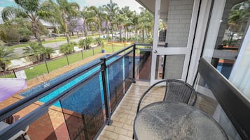 Deluxe Room, 1 King Bed, Non Smoking, Pool View | Balcony