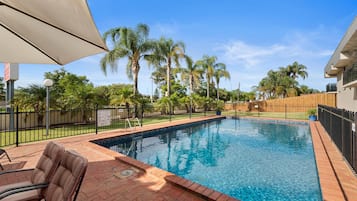 2 outdoor pools, sun loungers