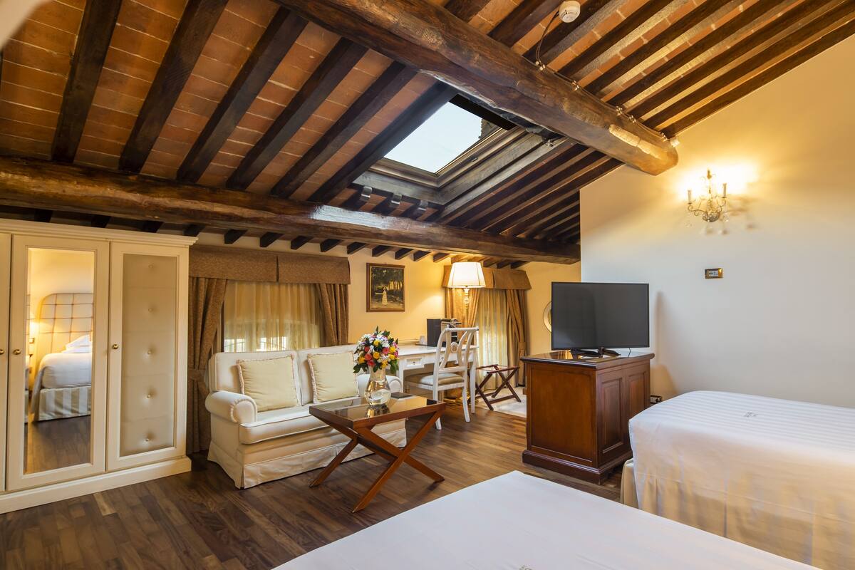 luxury twin room, 2 single beds | premium bedding, down duvets, select comfort beds, minibar