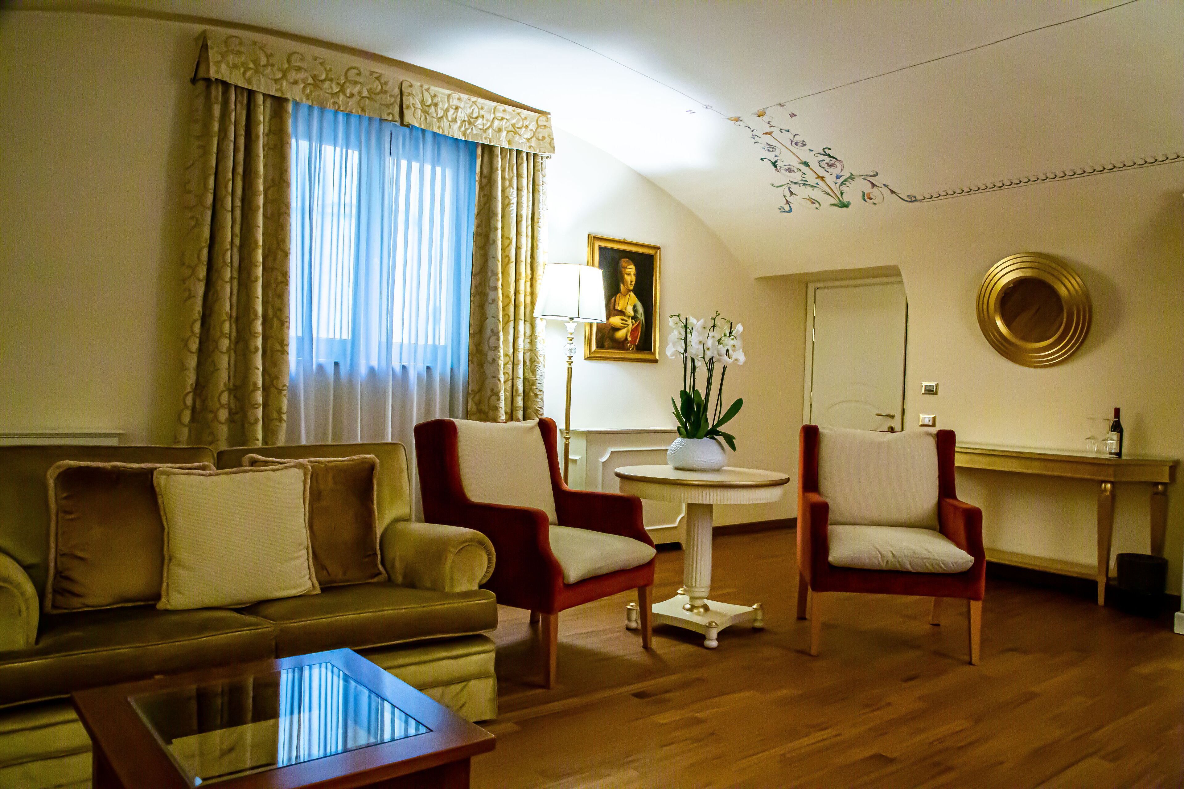 luxury suite, 1 double bed with sofa bed (with spa access) | living area | 40-inch lcd tv with satellite channels, tv