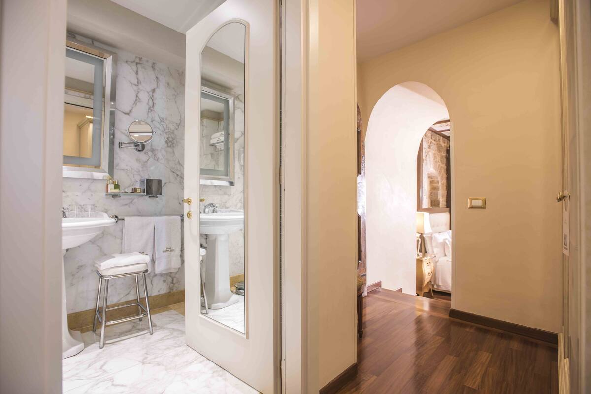 deluxe room (tower strozzi) | premium bedding, down duvets, select comfort beds, minibar