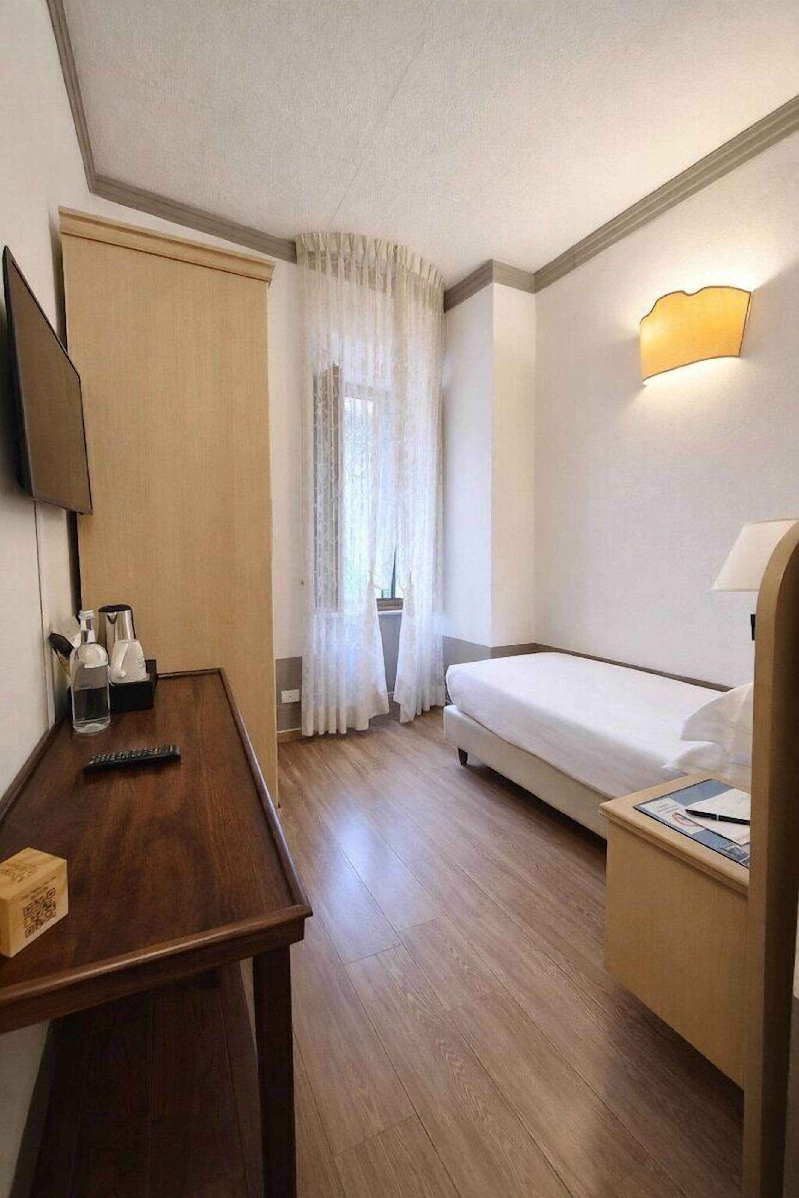 1 bedroom, premium bedding, minibar, in-room safe