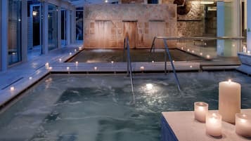 Indoor spa tub