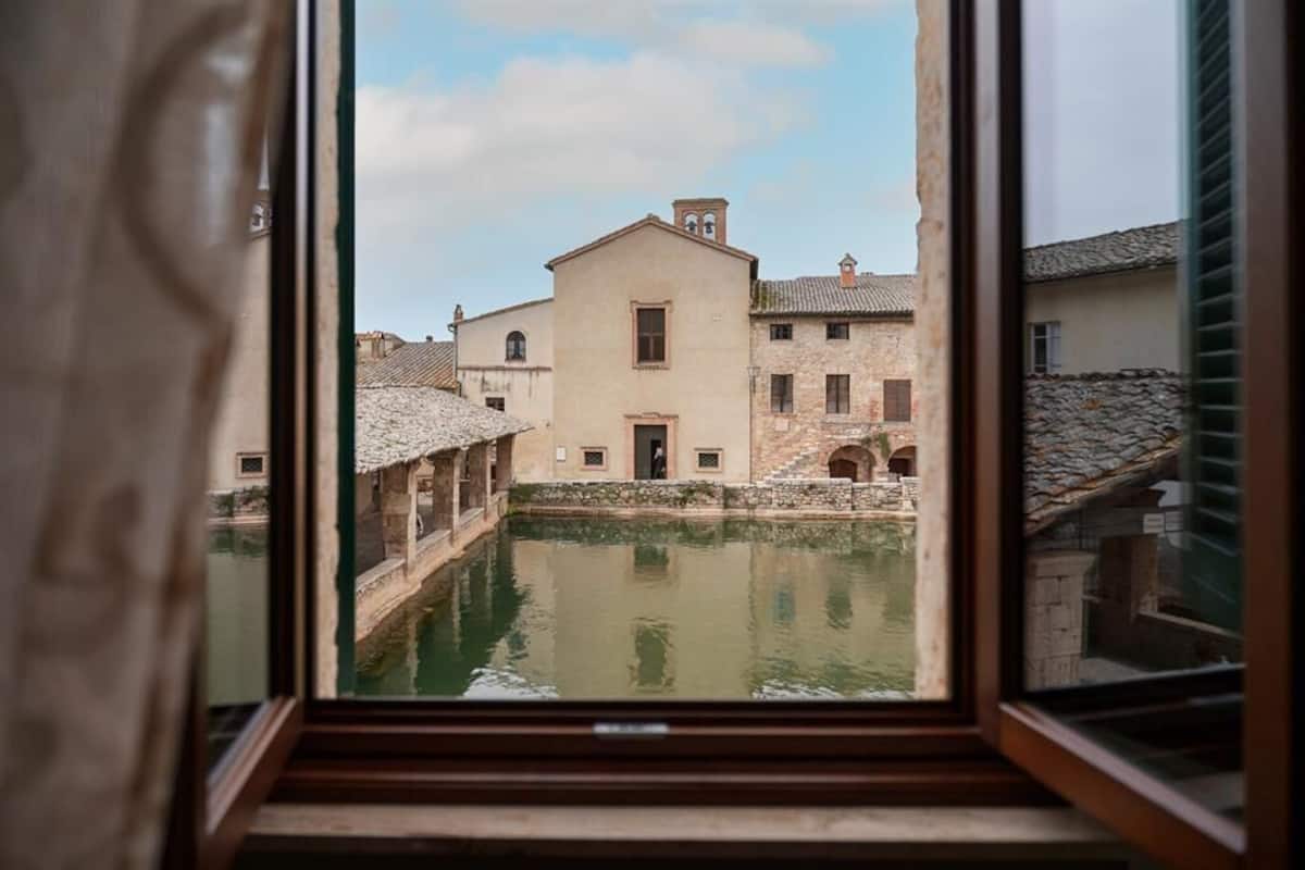 1 bedroom, premium bedding, minibar, in-room safe