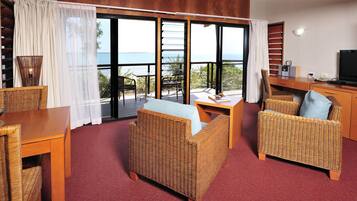 Spa Bungalow | Iron/ironing board, bed sheets, wheelchair access