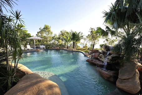 Outdoor pool. Groote Eylandt Lodge