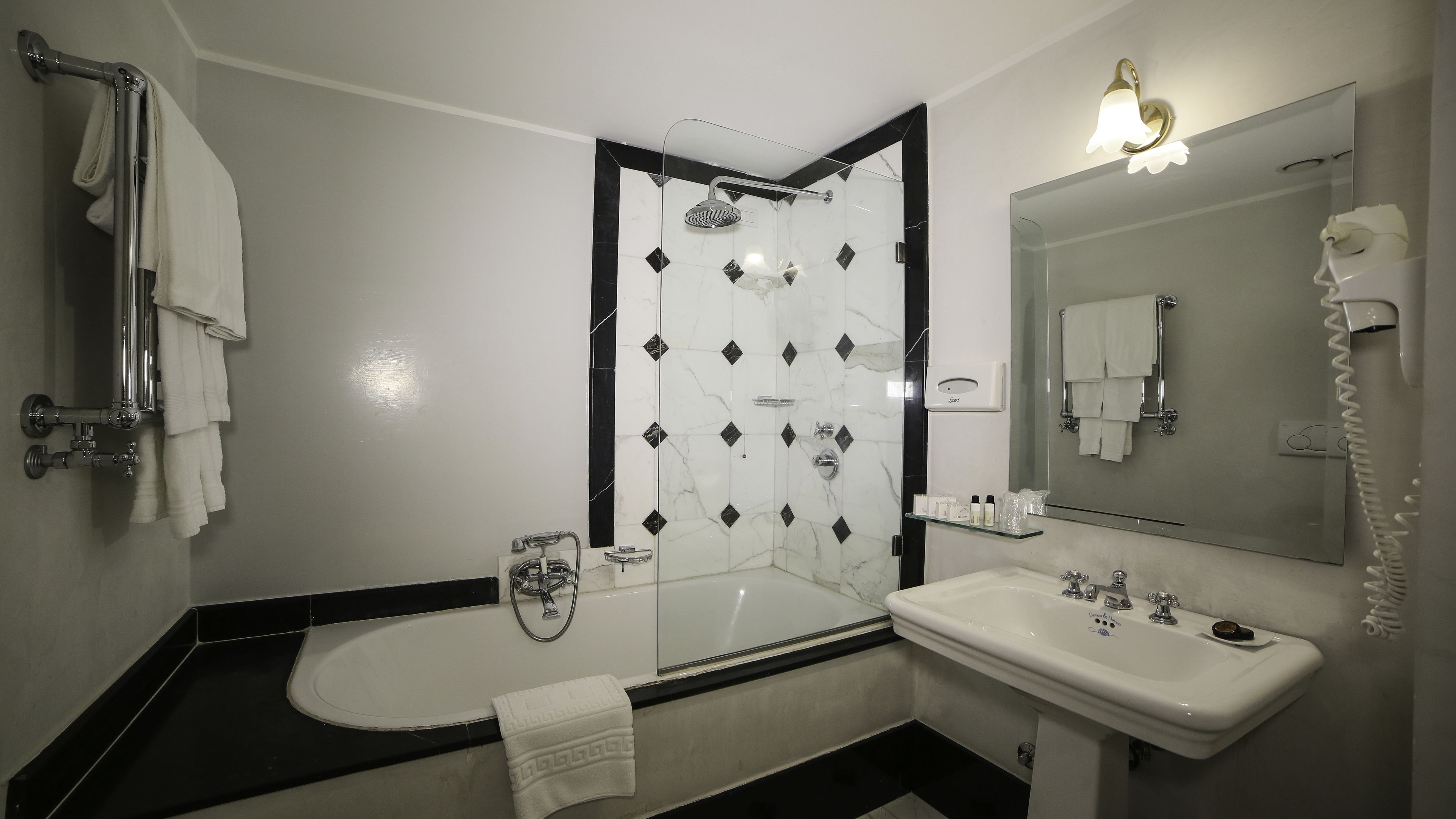 standard double room, balcony, ground floor | bathroom amenities | free toiletries, hair dryer, slippers, bidet