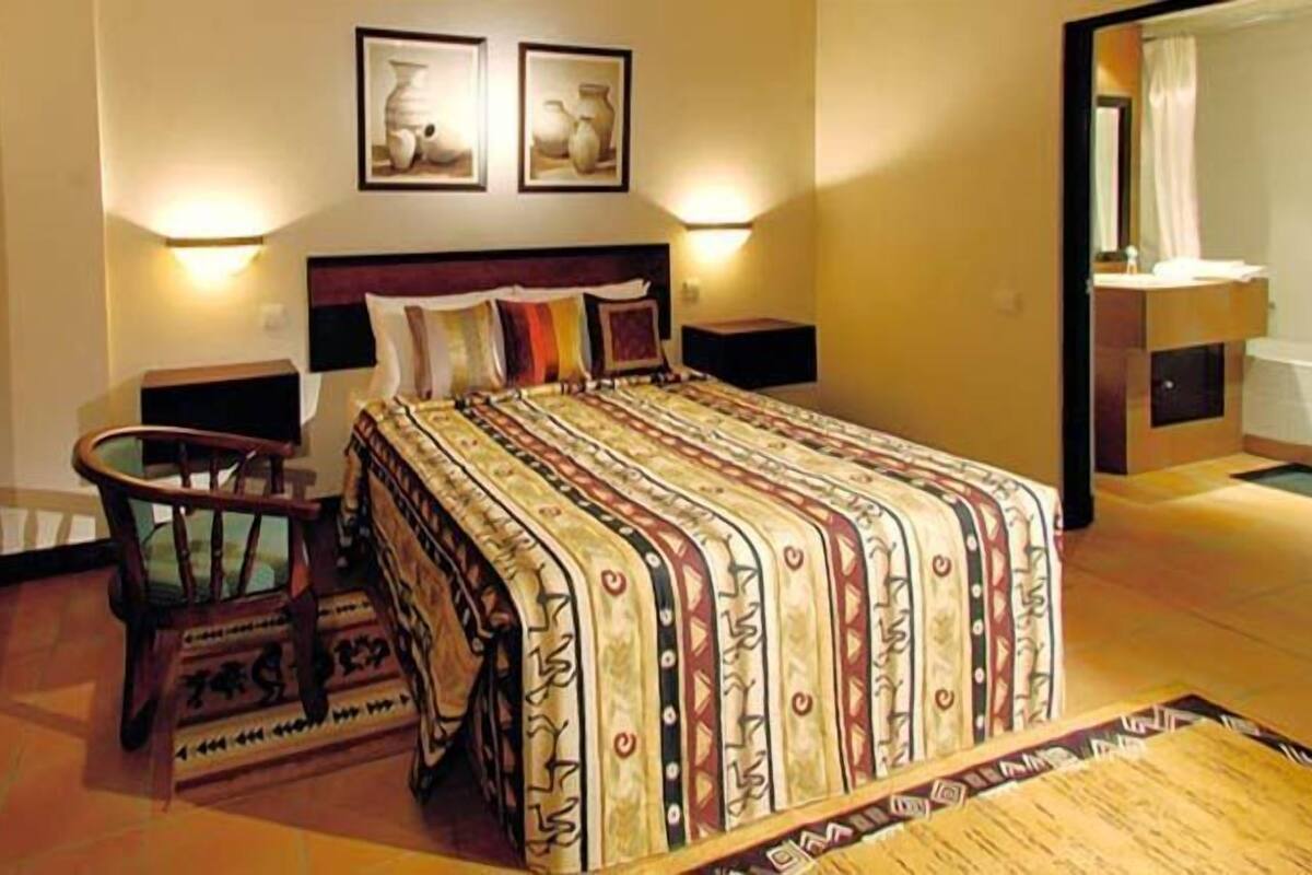 Minibar, in-room safe, iron/ironing board, cots/infant beds