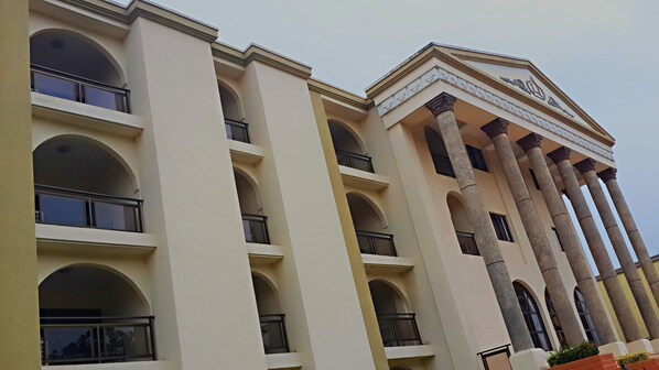 Exterior - M Plaza Hotel (Accra)
