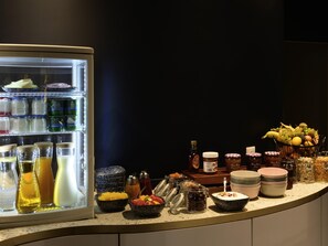 Free daily buffet breakfast - Ibis Styles Paris Opéra Lafayette (Paris)