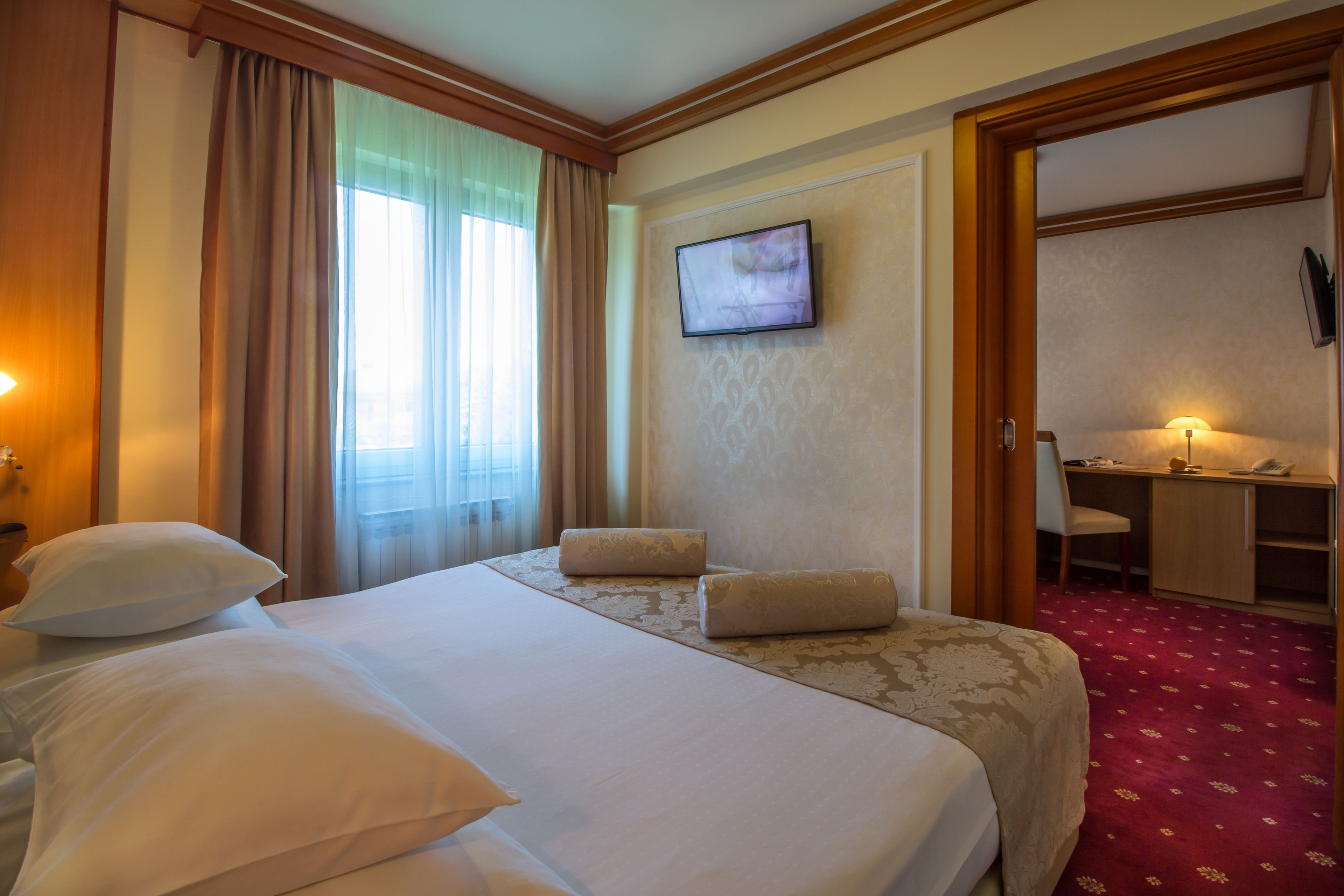 deluxe triple room, garden view | 1 bedroom, egyptian cotton sheets, minibar, in-room safe