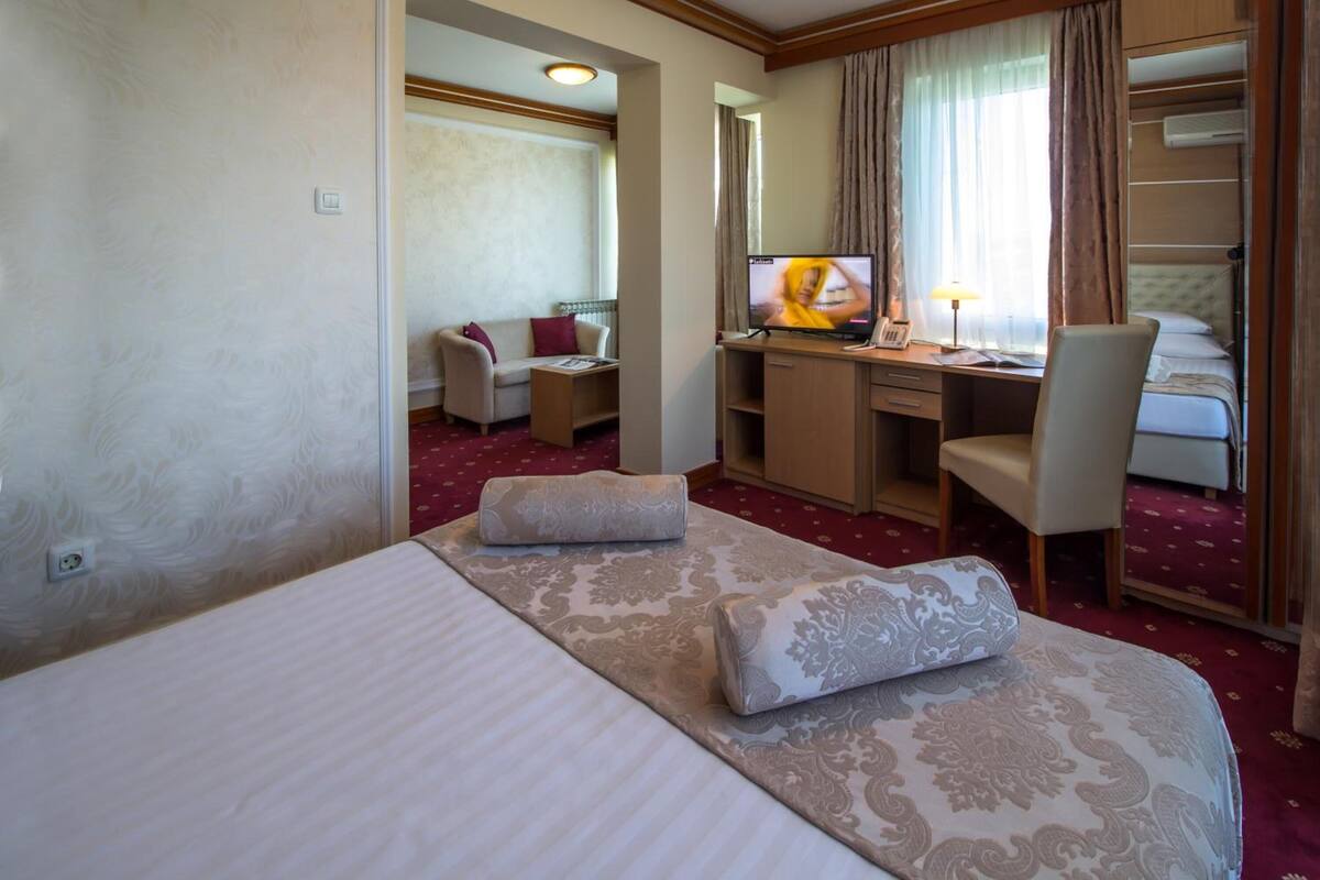 1 bedroom, egyptian cotton sheets, minibar, in-room safe