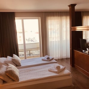 Minibar - Bristol (Mostar)