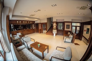 Interior - Bristol (Mostar)