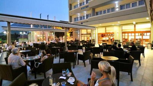 Outdoor dining - Bristol (Mostar)