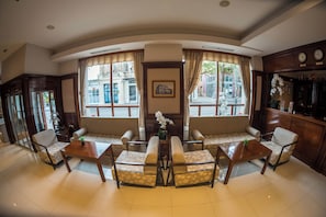 Lobby - Bristol (Mostar)