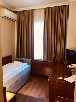 Minibar - Bristol (Mostar)