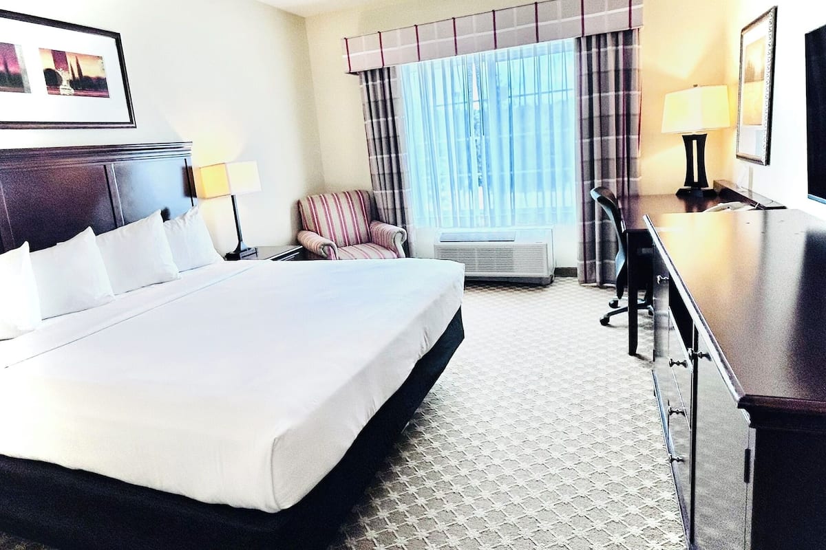 1 Schlafzimmer, Allergikerbettwaren, Daunenbettdecken, Schreibtisch