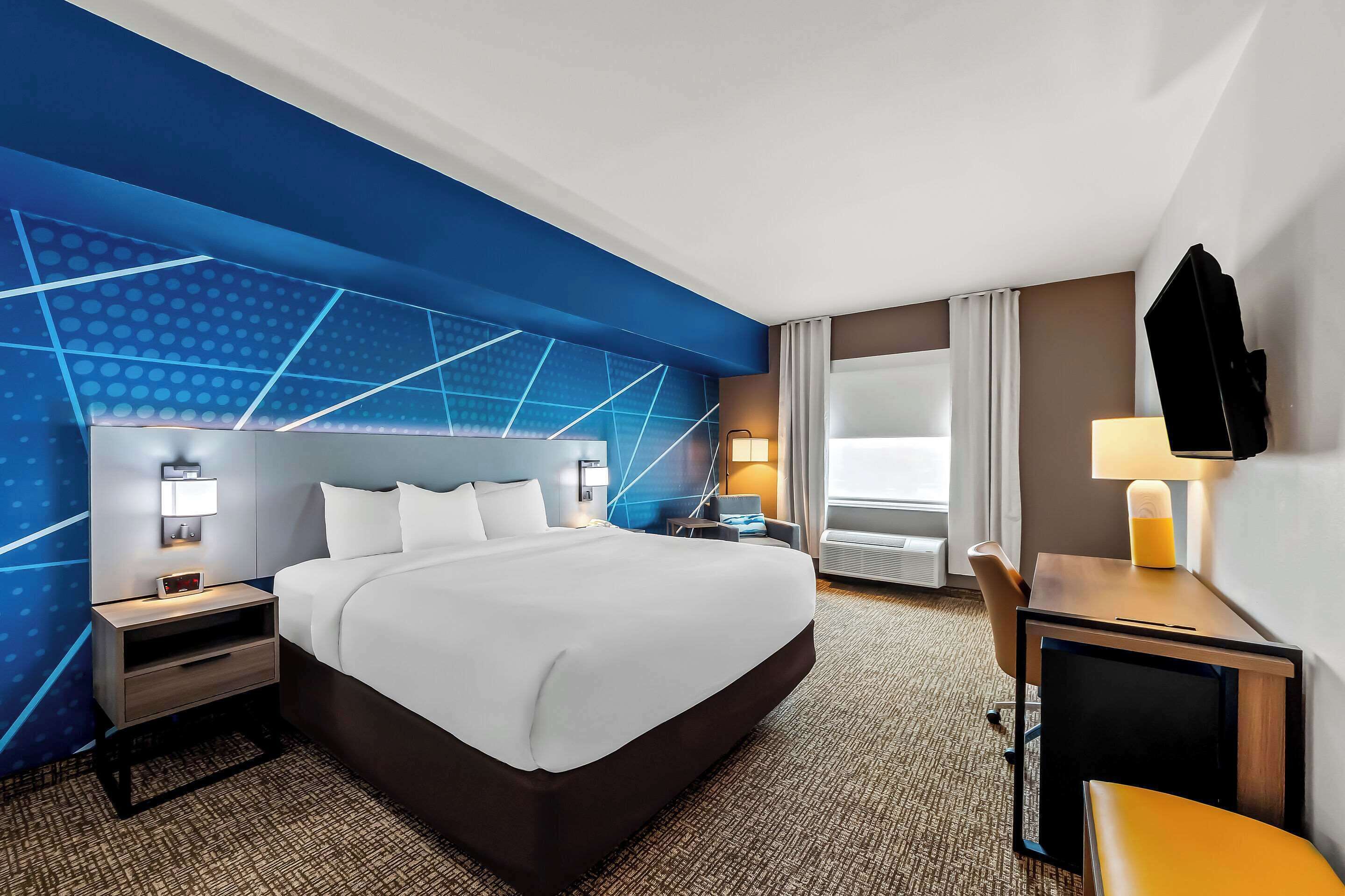 in-room safe, desk, iron/ironing board, free wifi