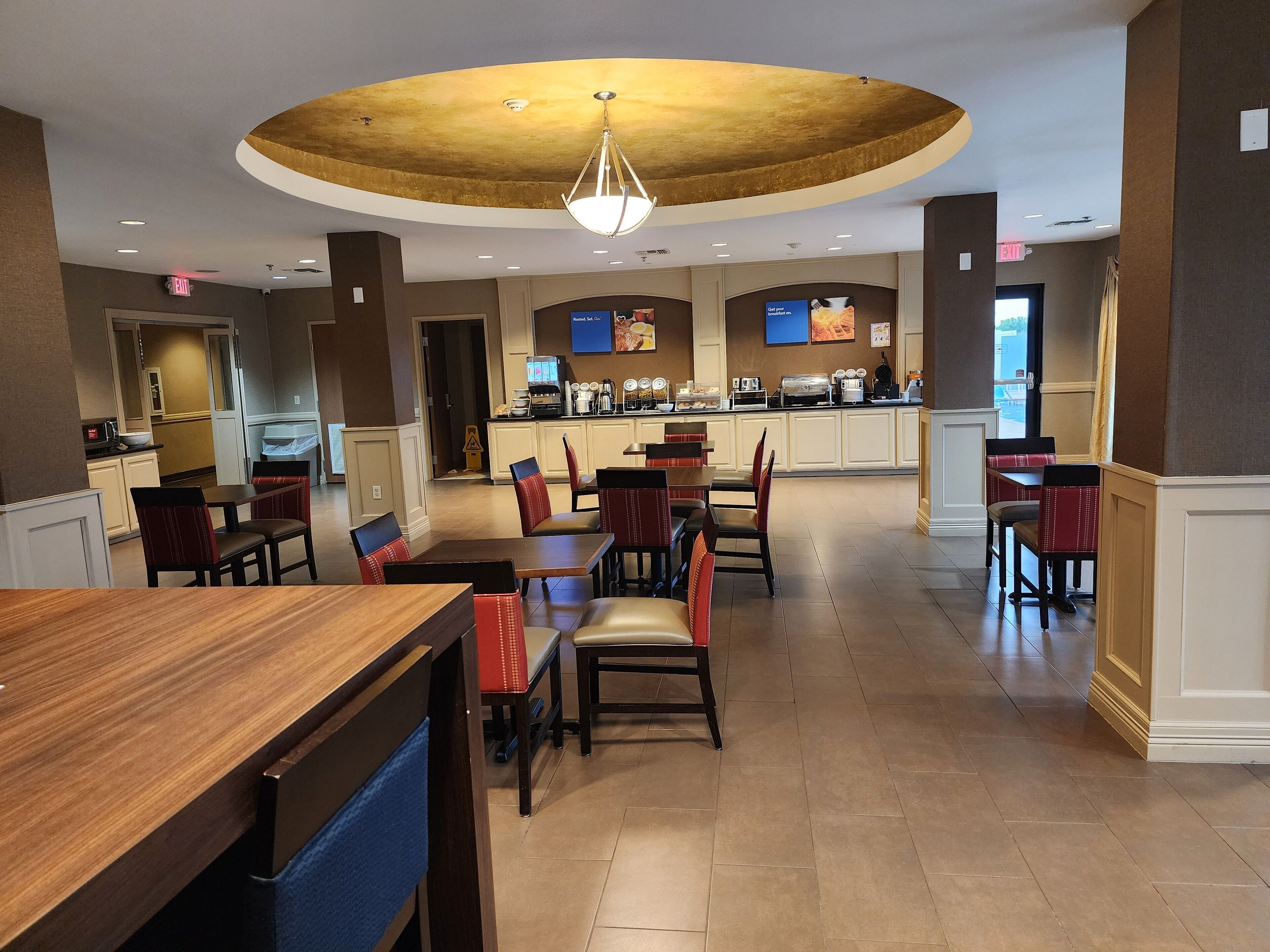 free daily full breakfast